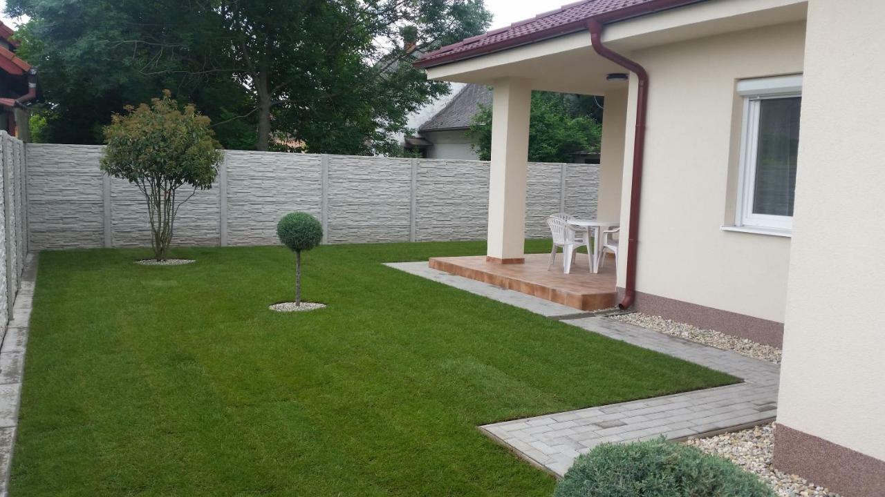 Вилла Rekreacny Dom Flora Вельки-Медер Экстерьер фото
